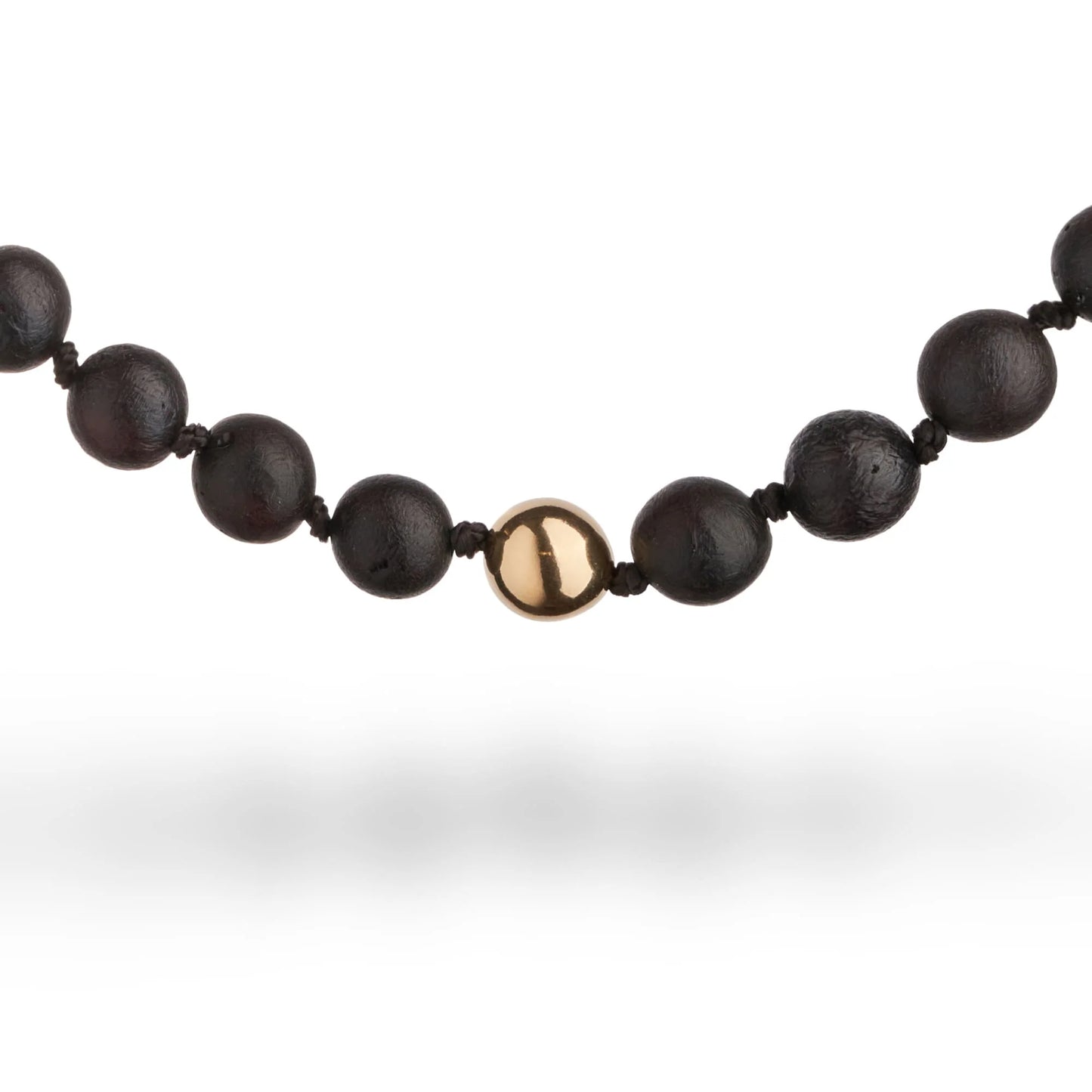 兒童用琥珀項鍊，採用AU750純金製作。